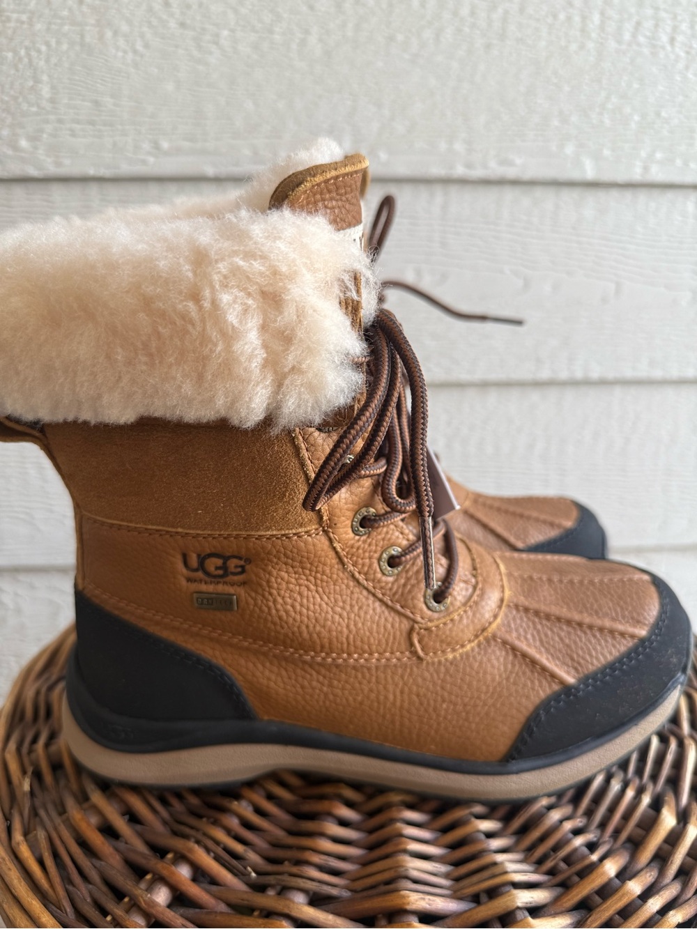 UGG Adirondack waterproof chestnut boots. - Picture 2 of 6